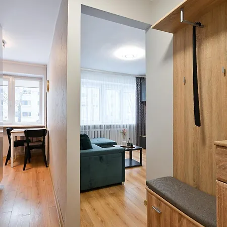 Essetials Apartmets